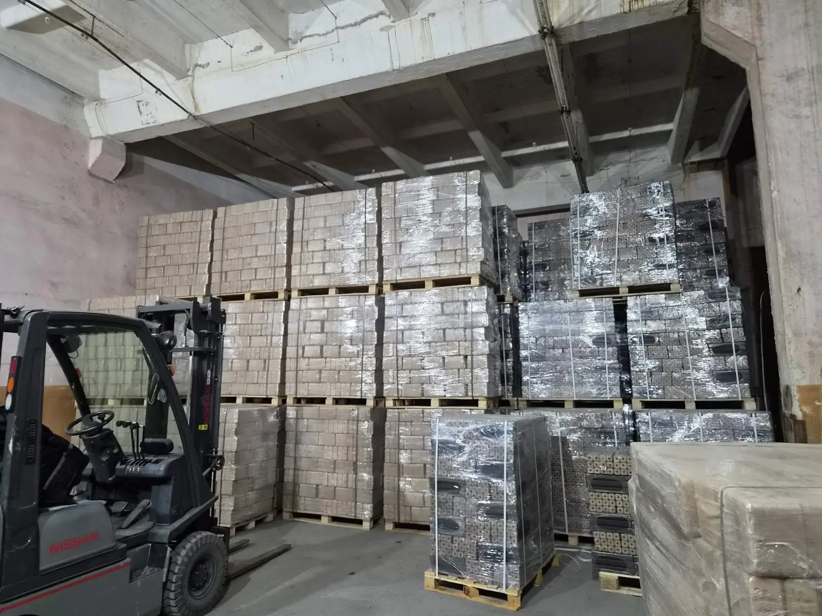 Запаси продукції на складі